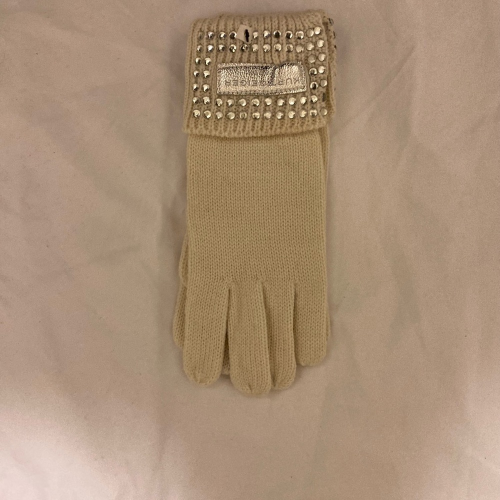 Kurt Geiger Cream Knit Gloves with Studded Cuff